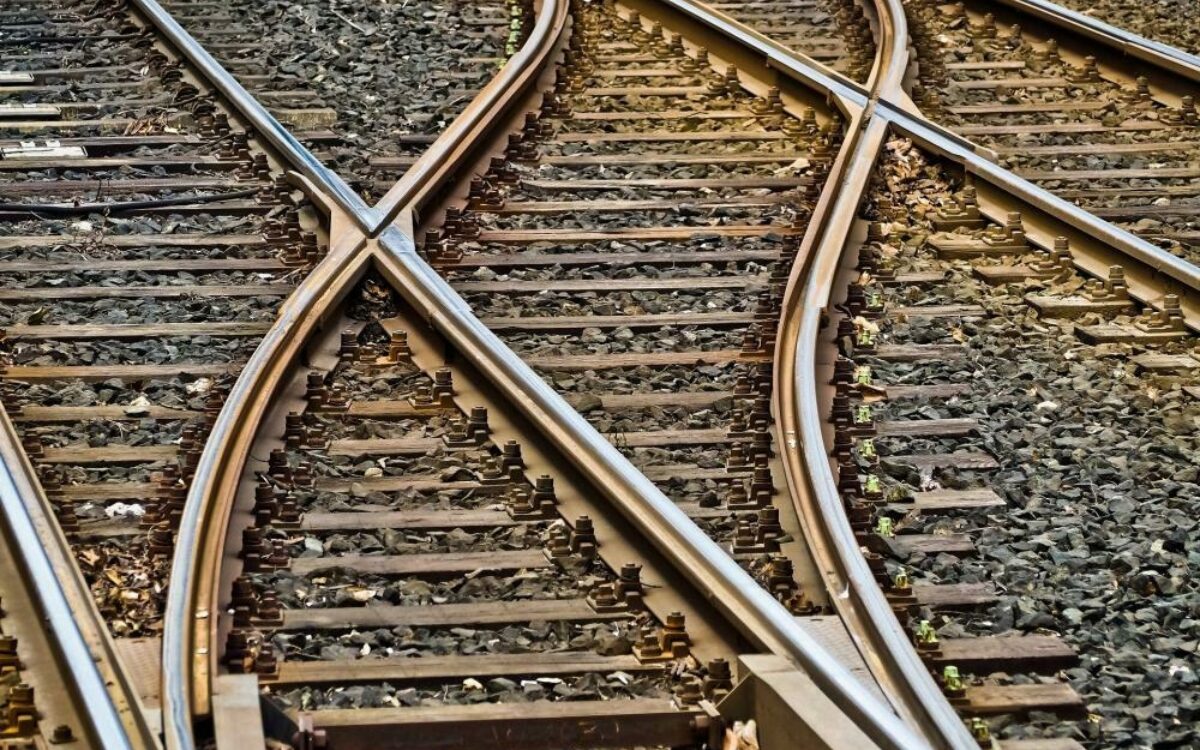 Rails Bahn Weiche Schienen- pixabay.com Rails Bahn Weiche Schienen- pixabay.com